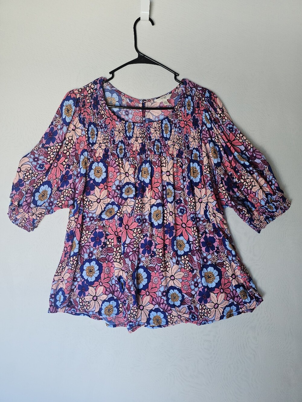 Terra & Sky Floral Smocked Top - Size 2X (20W-22W) - Picture 4 of 14